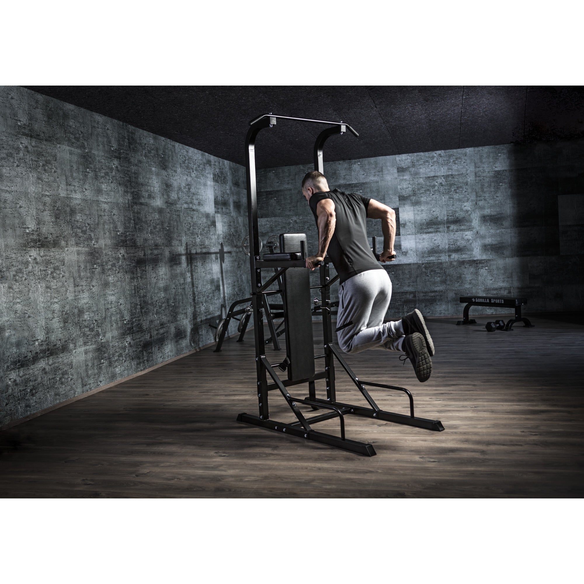 Power Tower voimatorni penkillä ylävartalotreeniin